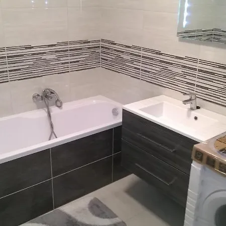 דירה Belvarosba Uj Apartman Kiado *